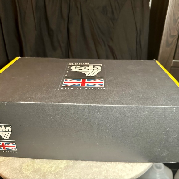 NIB Gola Chicago sneakers khaki/cappuccino/ off white US size 8 - Picture 3 of 13